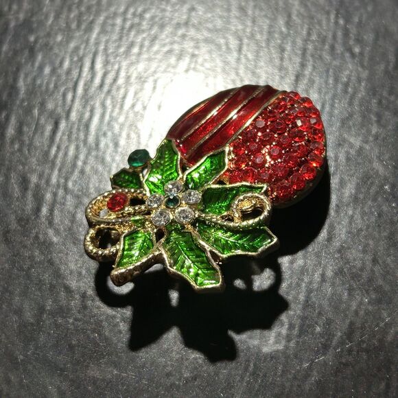 1-1/2" Gold Tone Christmas Ornament with Leaves Holiday Gift Brooch Pin - Picture 2 of 4